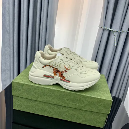 グッチ スニーカー