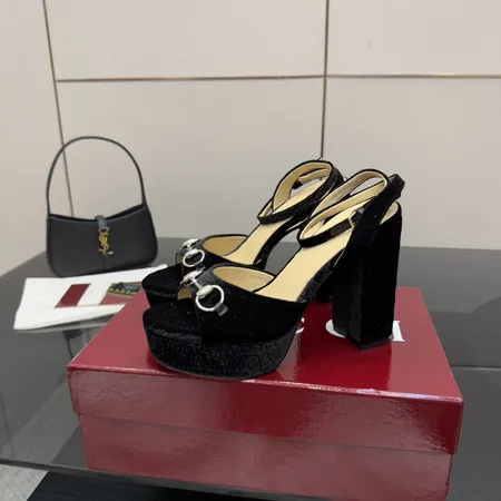 グッチ サンダル