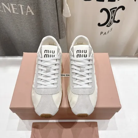 ミュウミュウ カジュアルシューズ