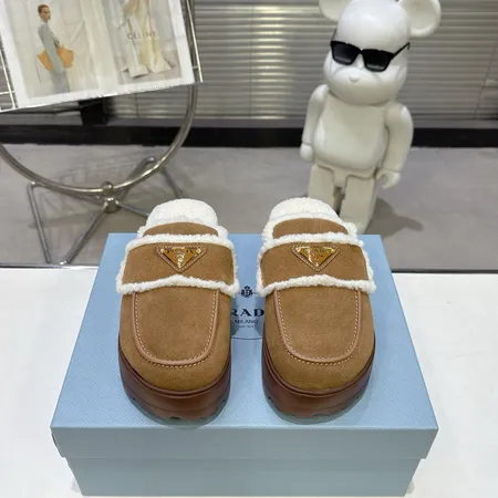 プラダ スリッパ