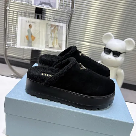 プラダ スリッパ