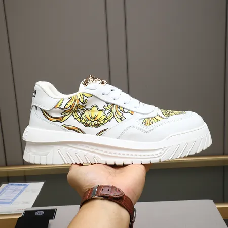 ヴェルサーチ カジュアルシューズ