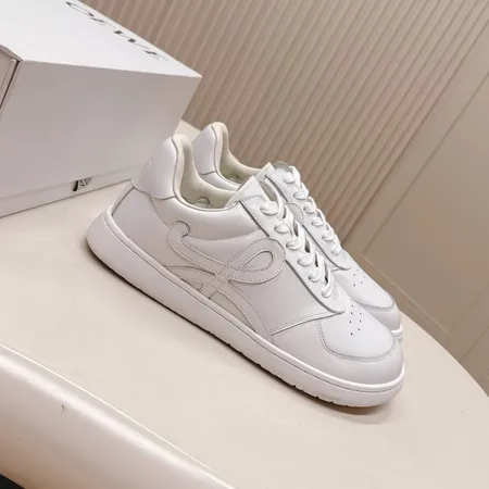 ロエベ カジュアルシューズ