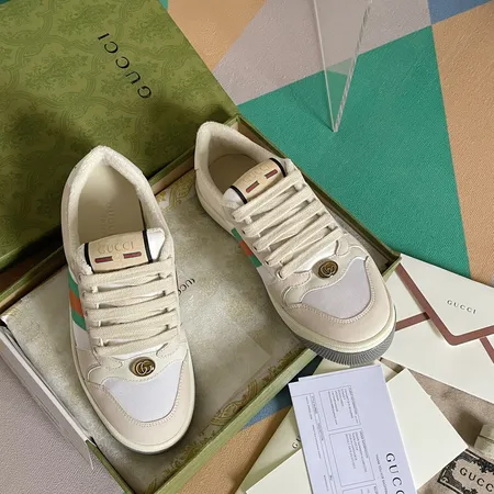 グッチ カジュアルシューズ