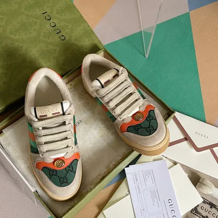 グッチ カジュアルシューズ