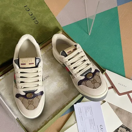 グッチ カジュアルシューズ