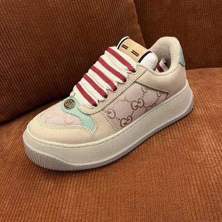 グッチ カジュアルシューズ