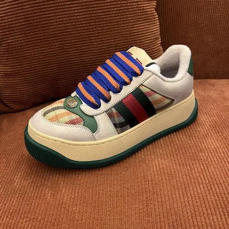 グッチ カジュアルシューズ