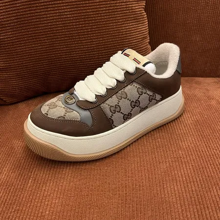グッチ カジュアルシューズ