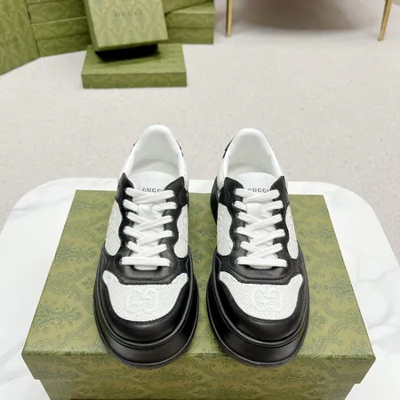 グッチ カジュアルシューズ