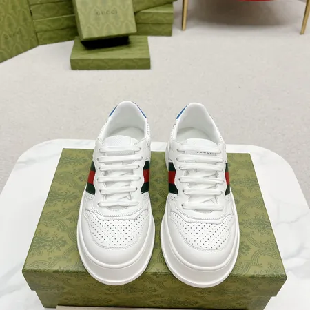 グッチ カジュアルシューズ