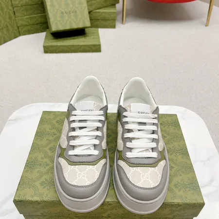 グッチ カジュアルシューズ
