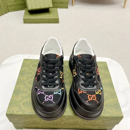 グッチ カジュアルシューズ