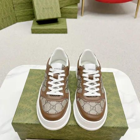 グッチ カジュアルシューズ