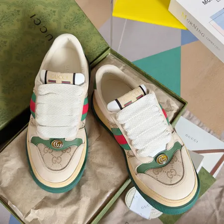 グッチ カジュアルシューズ