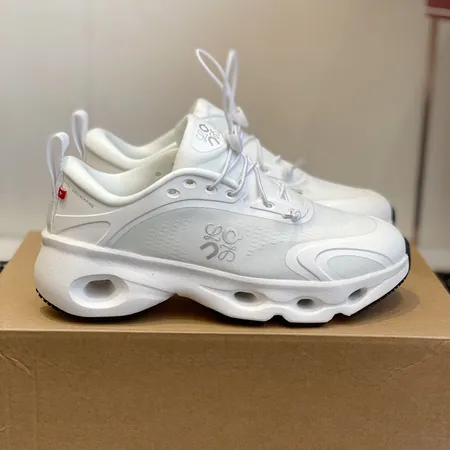 ロエベ スニーカー