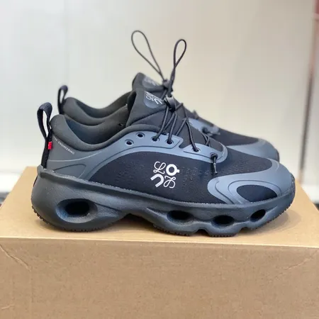 ロエベ スニーカー