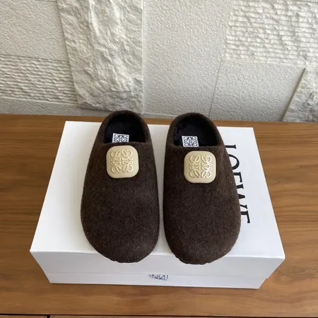 ロエベ スリッパ
