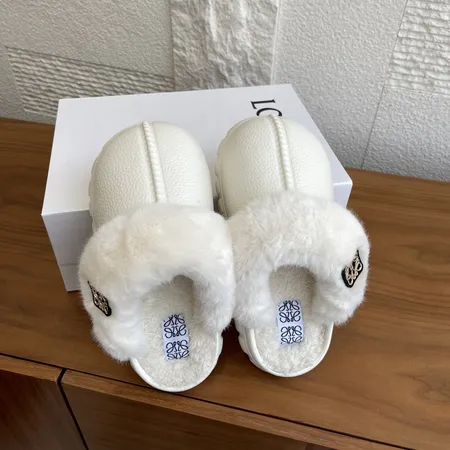 ロエベ スリッパ