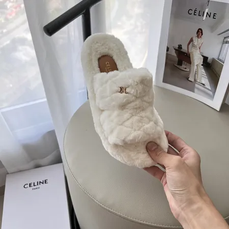 セリーヌ スリッパ