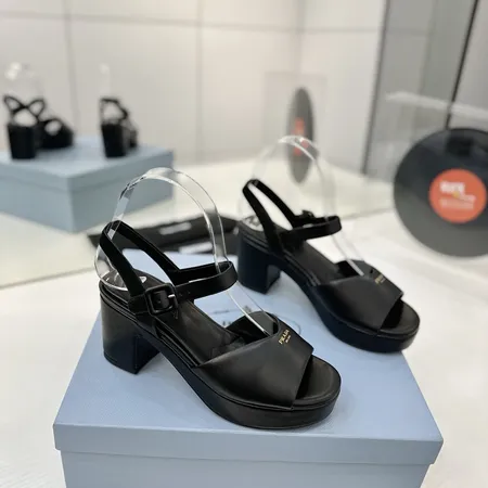 プラダ サンダル