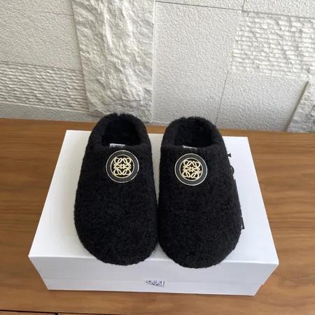 ロエベ スリッパ