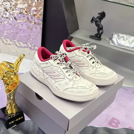 バレンシアガ カジュアルシューズ