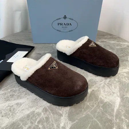 プラダ スリッパ
