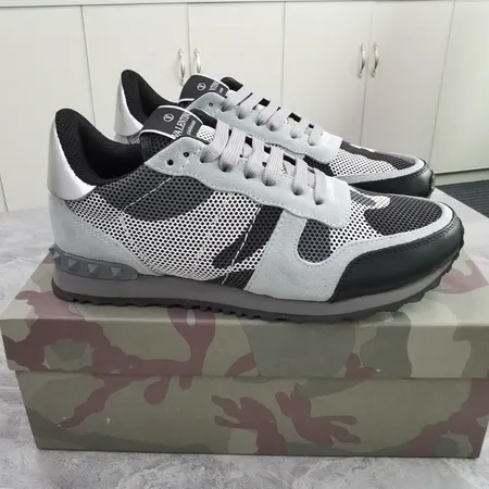 ヴァレンティノ カジュアルシューズ