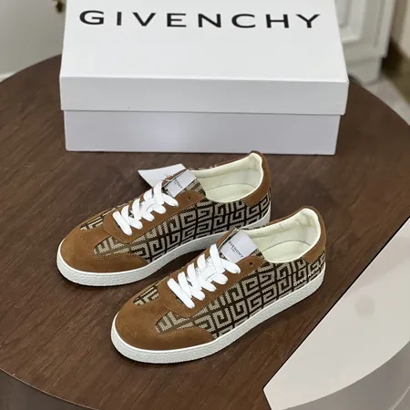 ジバンシィ カジュアルシューズ