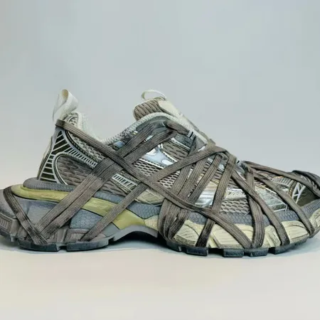 バレンシアガ スニーカー