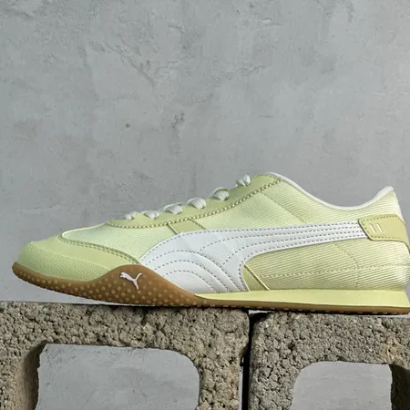 プーマ スニーカー