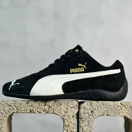 プーマ スニーカー