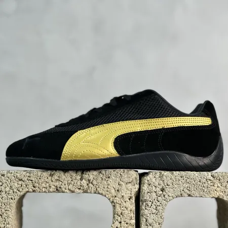 プーマ スニーカー