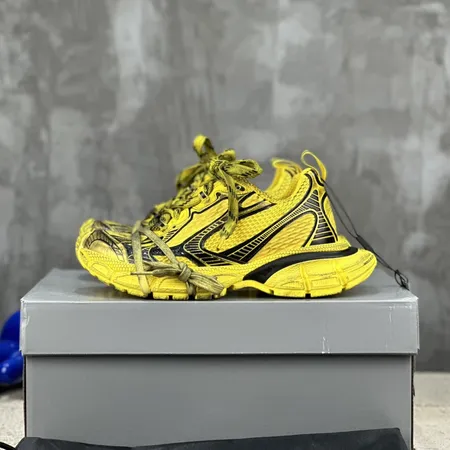 バレンシアガ スニーカー