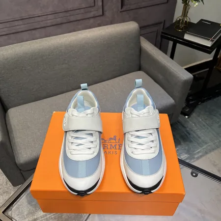 エルメス スニーカー