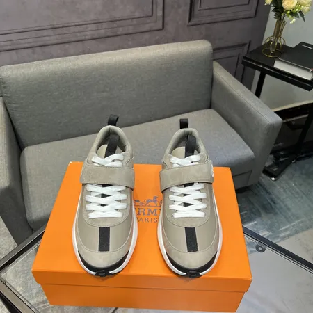 エルメス スニーカー