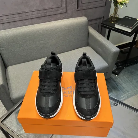 エルメス スニーカー