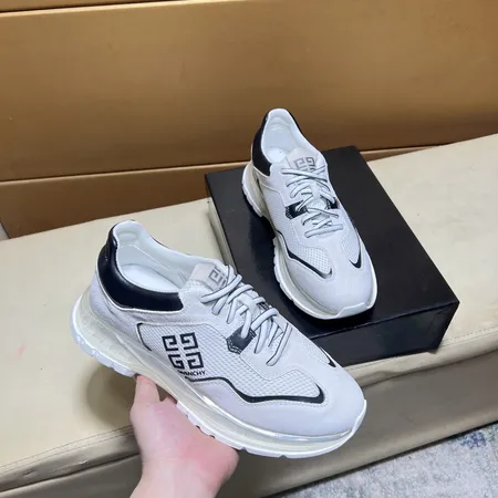 ジバンシィ カジュアルシューズ