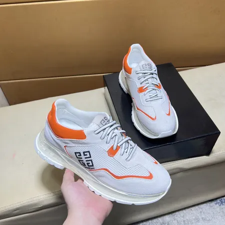 ジバンシィ カジュアルシューズ