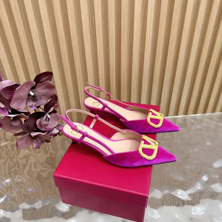 ヴァレンティノ サンダル