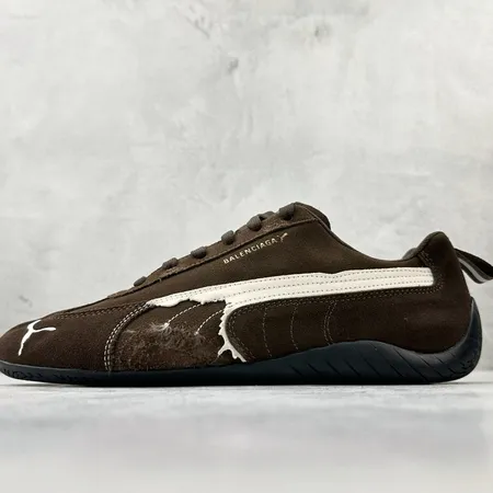 プーマ スニーカー