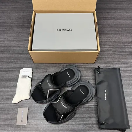 バレンシアガ スリッパ