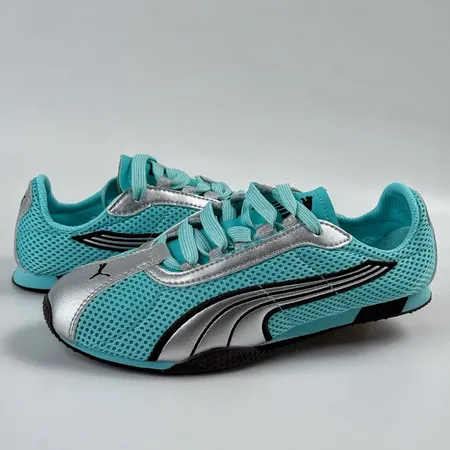 プーマ スニーカー