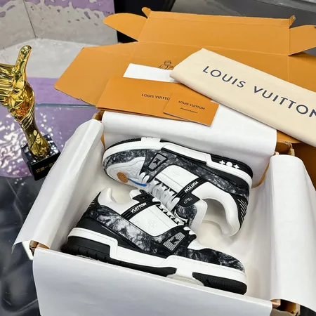 ルイヴィトン カジュアルシューズ