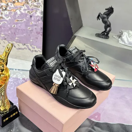 ミュウミュウ カジュアルシューズ