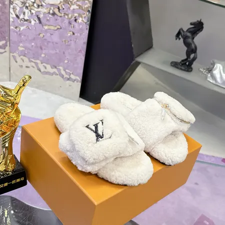 ルイヴィトン スリッパ