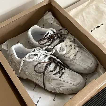 ミュウミュウ カジュアルシューズ