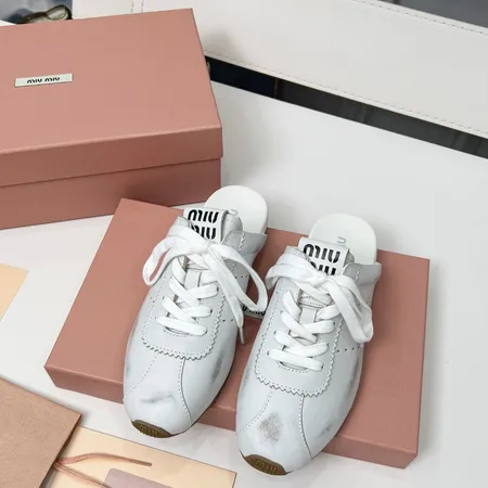 ミュウミュウ カジュアルシューズ