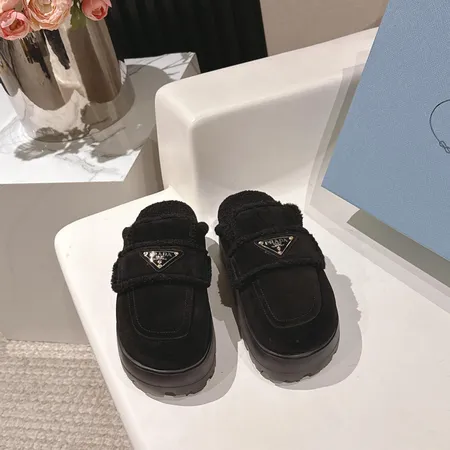 プラダ スリッパ